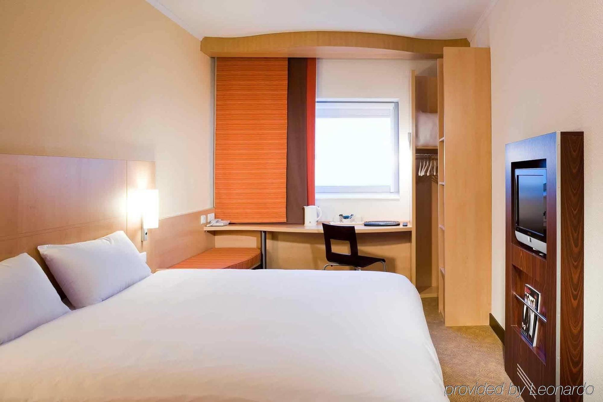 Ibis Coventry Centre Hotel Bagian luar foto
